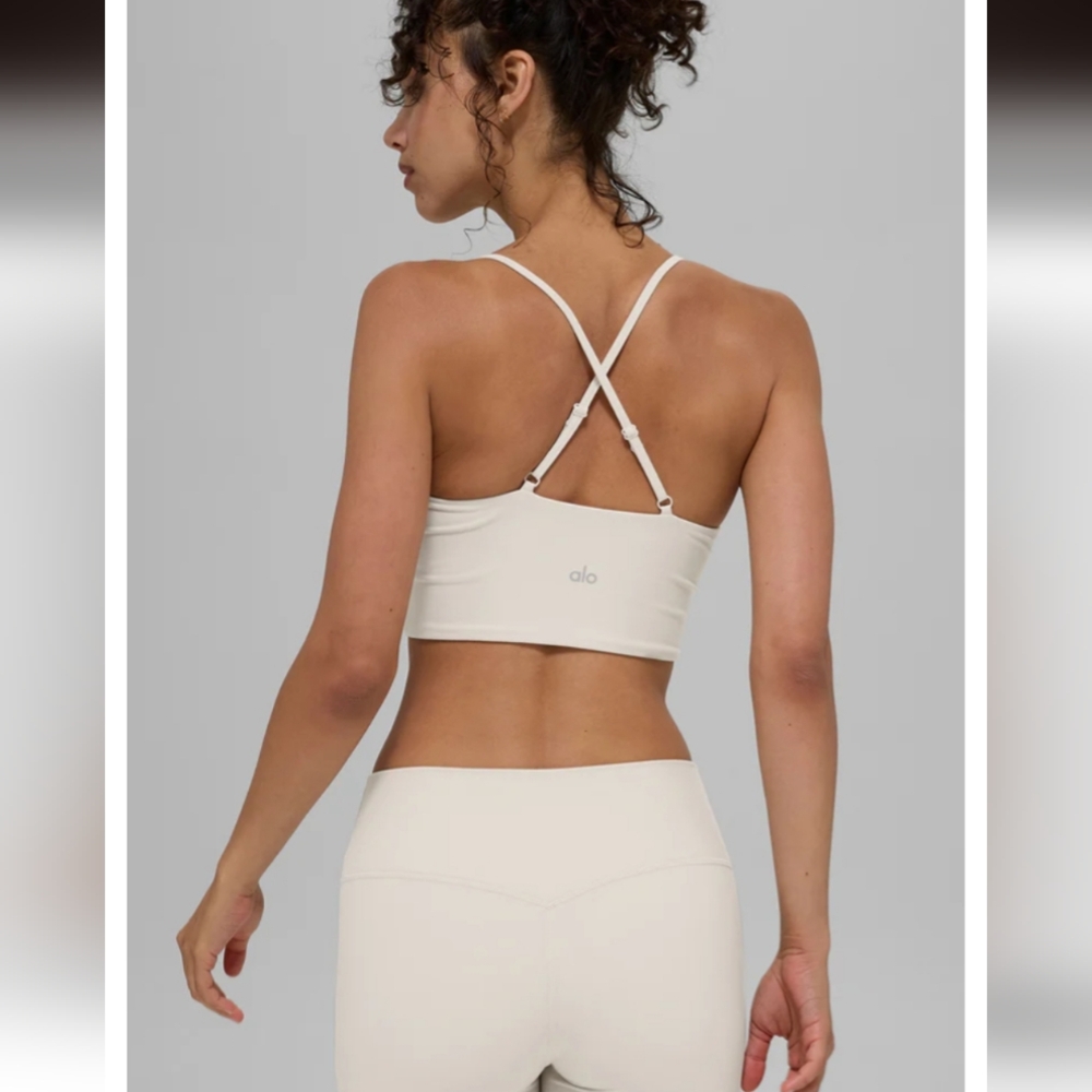 ALO Yoga Alosoft Highlight Bra in Cream - Picture 5 of 9